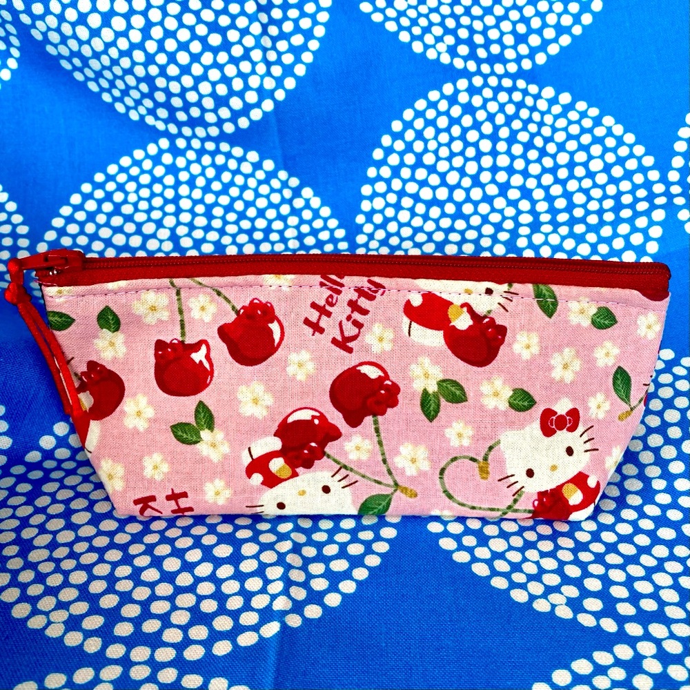 NEW Handmade Hello Kitty Mesh Zip Pouch
